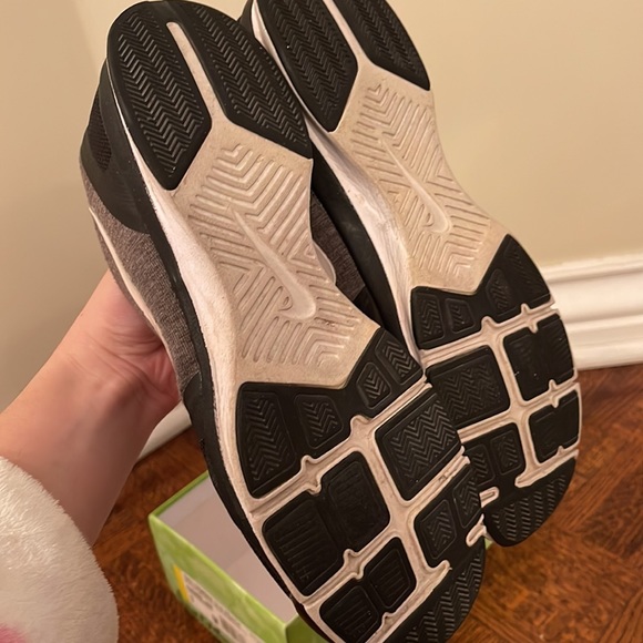 Nike Sneakers - Picture 3 of 4